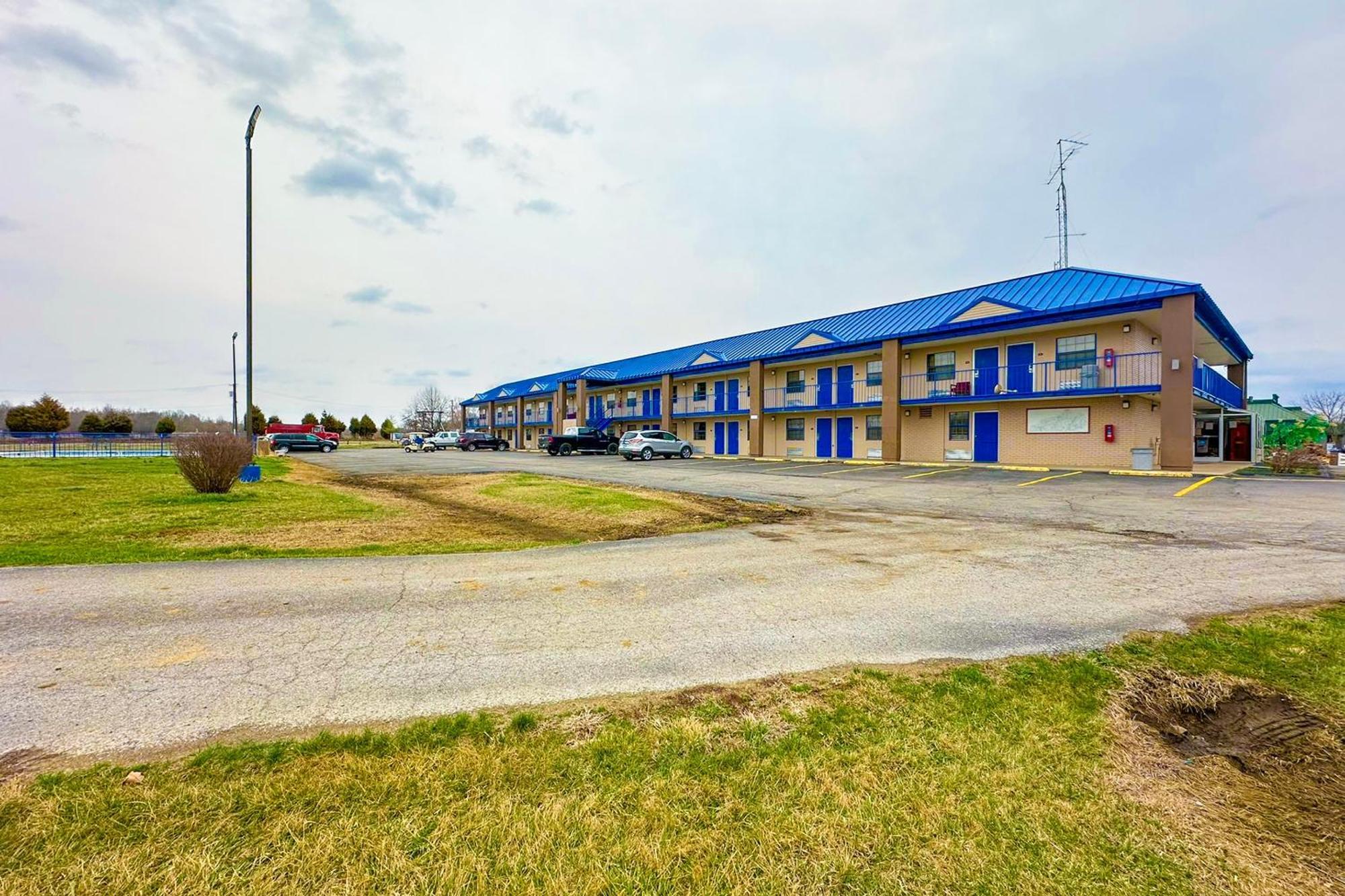 Happy Stay Inn Madisonville I-69 By Oyo Bagian luar foto