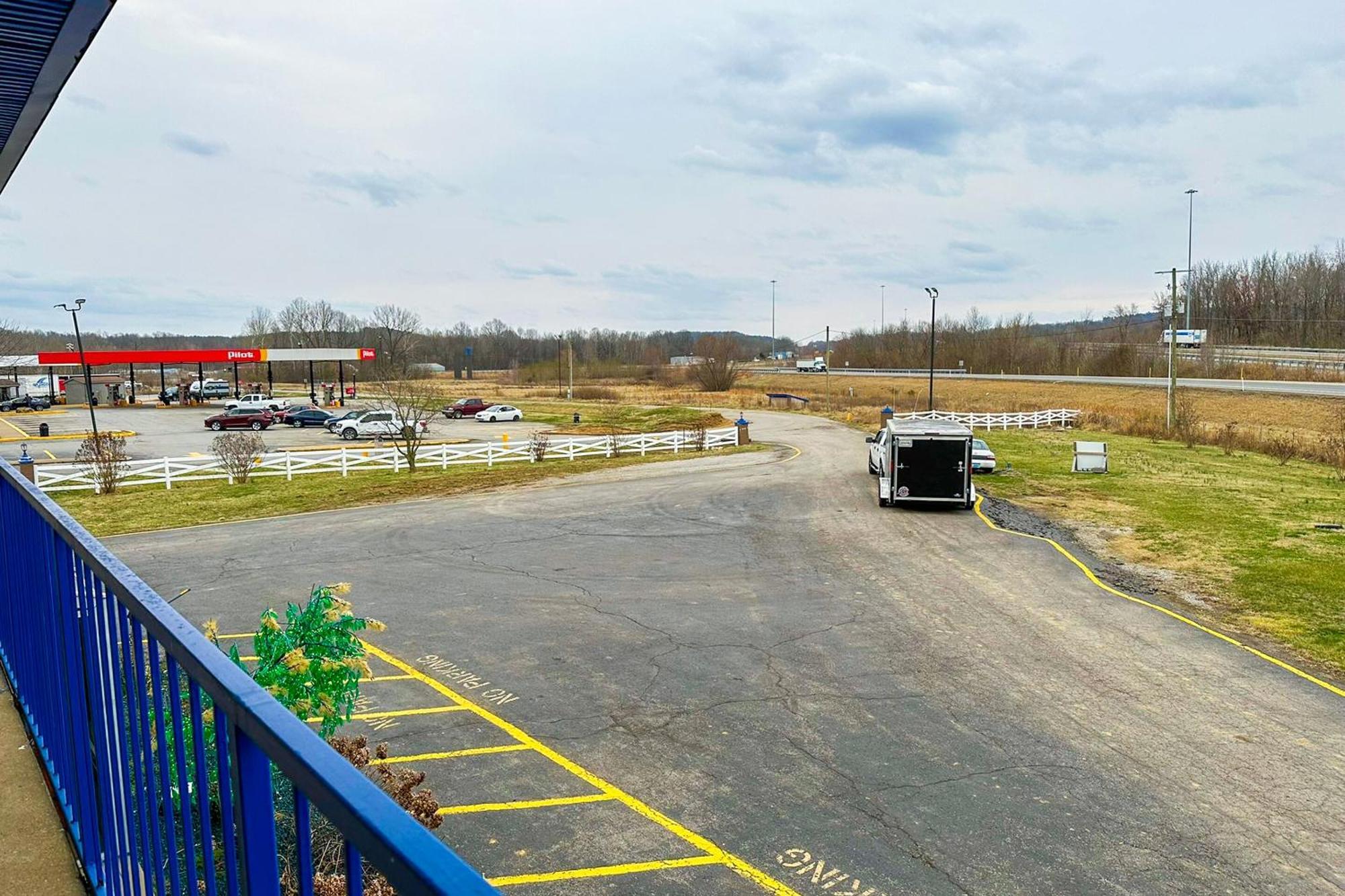 Happy Stay Inn Madisonville I-69 By Oyo Bagian luar foto